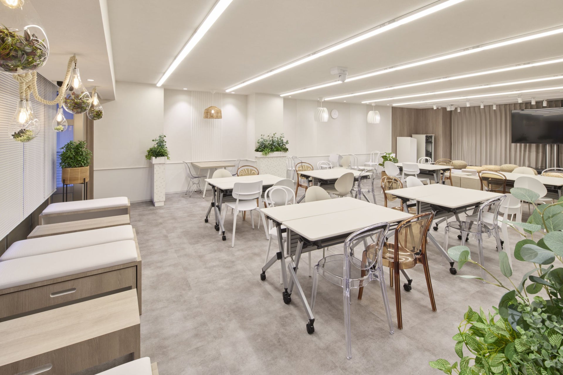 総合学院テクノスカレッジ  東京エアトラベル・ホテル専門学校 ブライダル科 教室リニューアル2